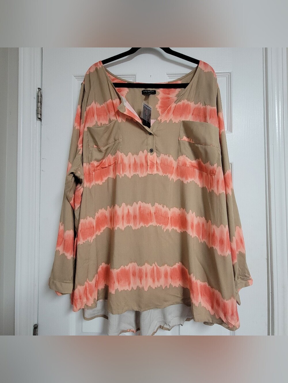 Lane Bryant NWT Women's Beige and Coral Stripe Blouse Size 26/28.